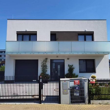 Yipin Villa 布拉格 外观 照片