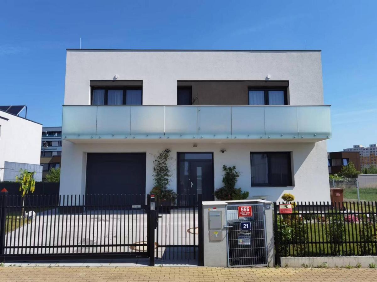 Yipin Villa 布拉格 外观 照片